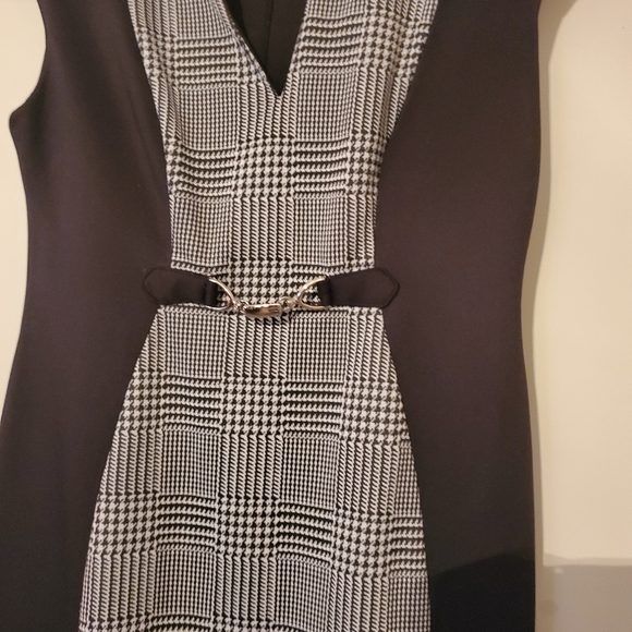 Dress - Picture 3 of 5